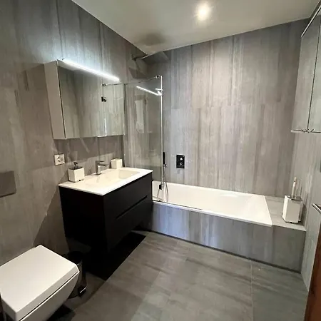 Matterhorn View 2 Bedroom Церматт